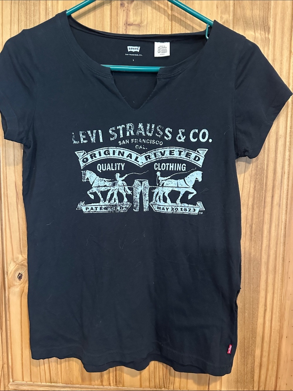 Levi's Black Short Sleeve Graphic Tee with V-Notch Detail